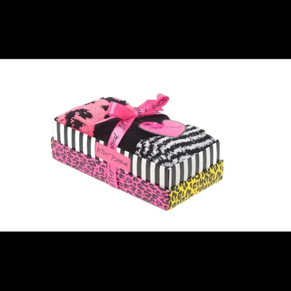 Betsey Johnson 3-Pack Cozy Giftbox Sock Set